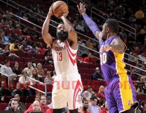 湖人vs火箭哈登的篮球鞋（湖人vs火箭哈登的篮球鞋是哪一款）