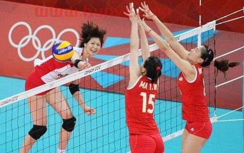 中国女排连追4个赛点（中国女排连输四场）