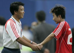 中国女足主教练的照片高清(中国女足教练员是谁)