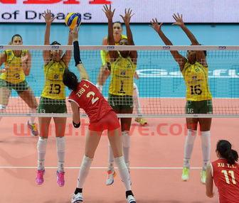 女排世锦赛中国对巴西赛后采访（女排世联赛中国对巴西）