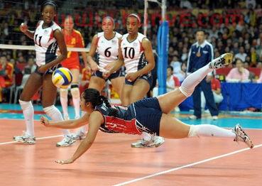 中国女排大胜美国回放（中国女排战胜美国女排回放）