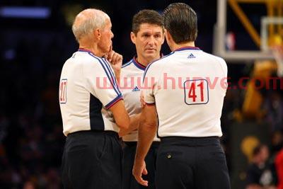 篮球比赛第一次当裁判（第一次做篮球裁判）