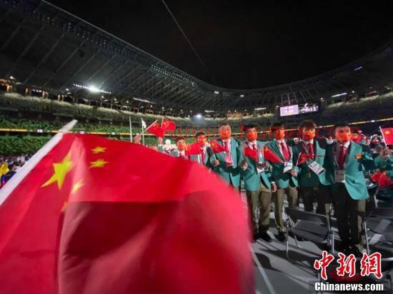 中国代表团亮相东京奥运会