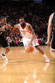 21赛季火箭队哈登(哈登火箭队总得分)