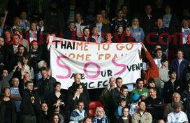 曼城夺冠后街头采访图片(曼城夺冠球迷反应)