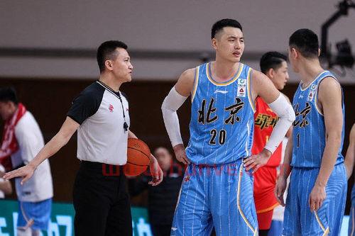 北京对深圳篮球比赛裁判(北京与深圳篮球比赛)