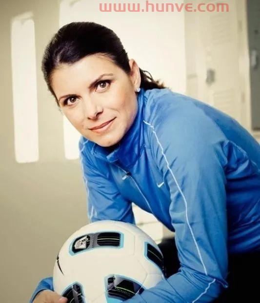 荷兰女足主教练魏格曼下课(荷兰女足主教练维格曼)