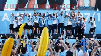 曼城夺冠旅行者是谁啊(曼城夺冠t恤)