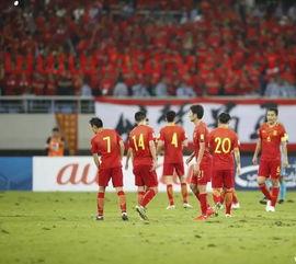 十万人主场国足(十万人足球场有哪些)